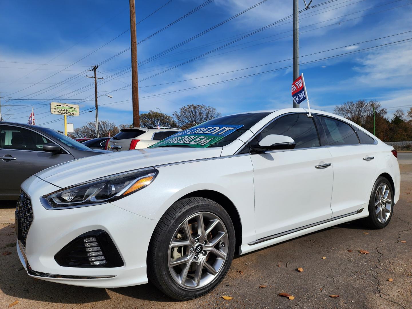 2018 DIAMOND WHITE Hyundai Sonata Sport (5NPE34AB5JH) with an 2.0L engine, AUTO transmission, located at 2660 S.Garland Avenue, Garland, TX, 75041, (469) 298-3118, 32.885551, -96.655602 - Welcome to DallasAutos4Less, one of the Premier BUY HERE PAY HERE Dealers in the North Dallas Area. We specialize in financing to people with NO CREDIT or BAD CREDIT. We need proof of income, proof of residence, and a ID. Come buy your new car from us today!! This is a Very clean 2018 HYUNDAI SON - Photo#7